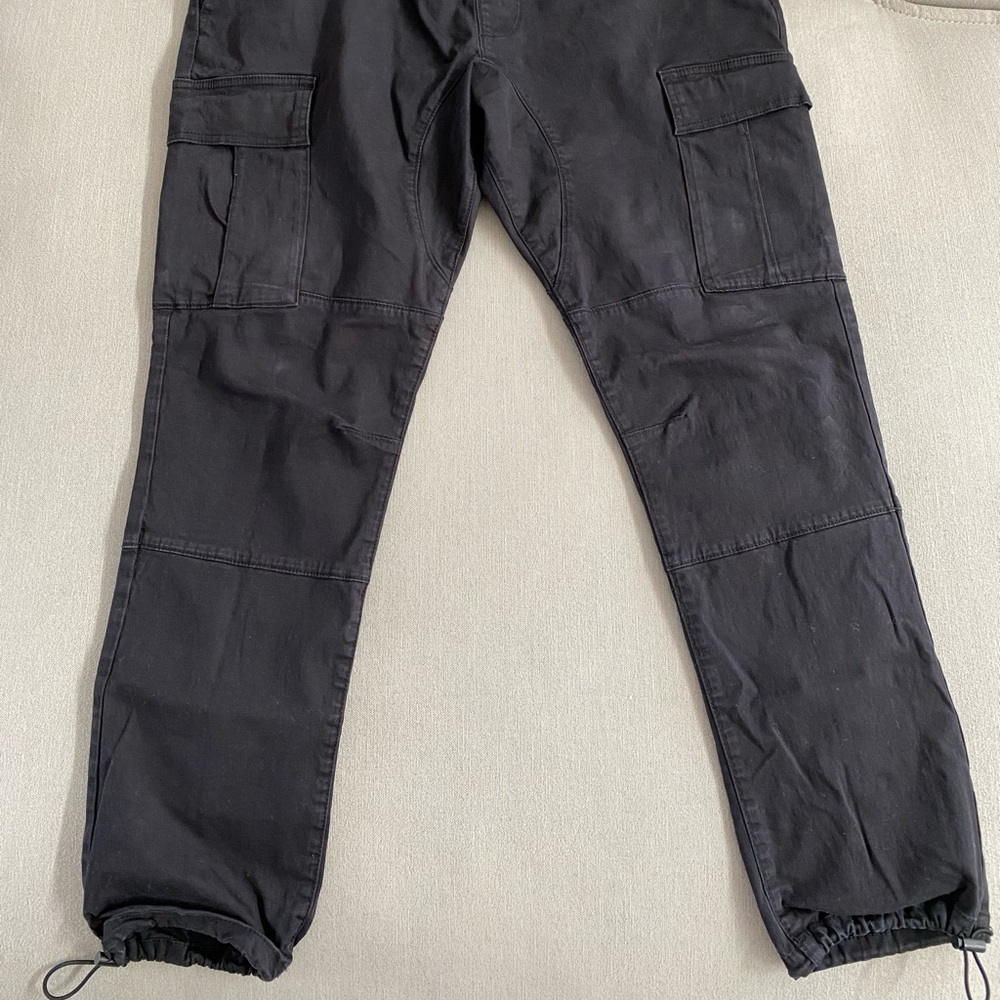 Mens Cargo black pants. Size XL